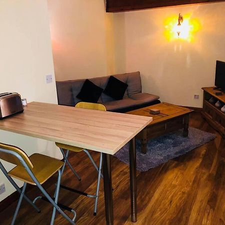 Vibrant Apartment At The Shore In Leith EDI Exterior photo