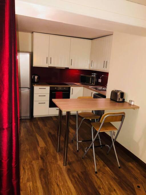 Vibrant Apartment At The Shore In Leith EDI Exterior photo